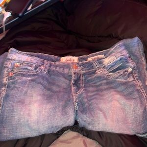 Buckle/Day trip Virgo Boot cut Jeans.